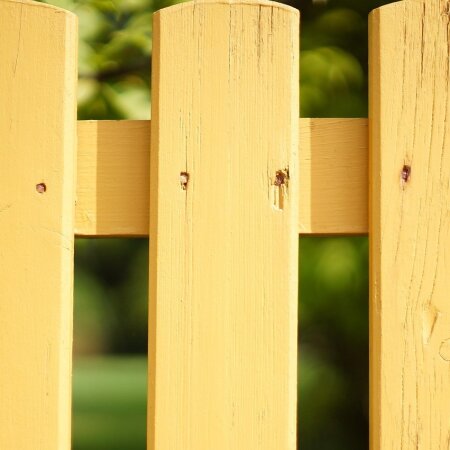 Holzlasur oder Wetterschutzfarbe: Was passt zu deinem Projekt? - Lasur oder Wetterschutzfarbe? Der Unterschied einfach erklärt